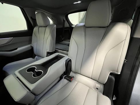Certified 2025 Acura MDX SH-AWD w/ Technology Package image 14