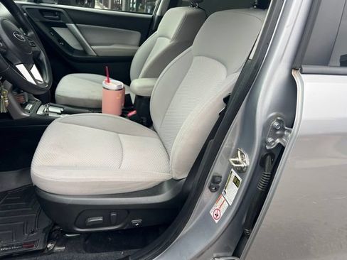 Used 2017 Subaru Forester 2.5i Premium w/ All-Weather Package AWD/4WD image 5