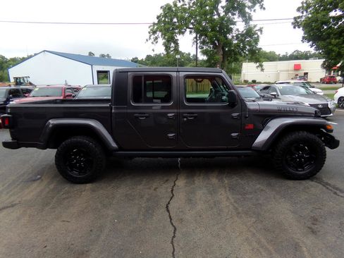 Used 2021 Jeep Gladiator Sport image 2