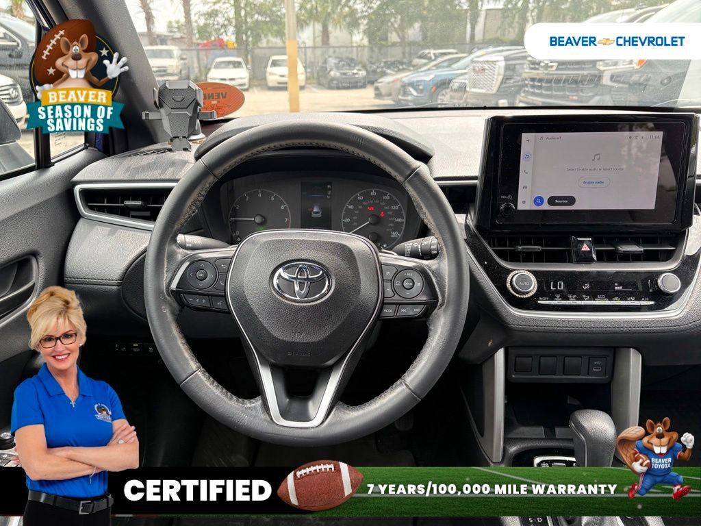 Used 2024 Toyota Corolla Cross AWD Hybrid w/ Moonroof Package image 18