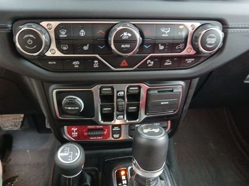 Used 2024 Jeep Wrangler Unlimited Rubicon 392 image 46