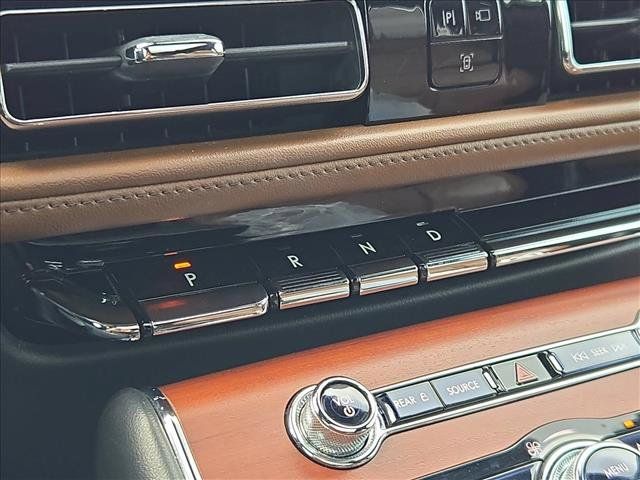 Used 2020 Lincoln Aviator Grand Touring w/ Equipment Group 302A AWD/4WD image 10