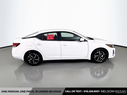 Certified 2025 Nissan Sentra SV FWD image 4