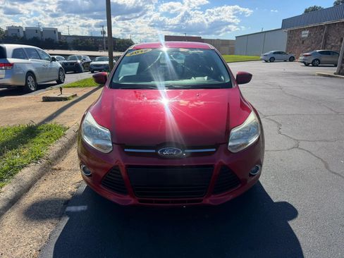 Used 2012 Ford Focus SE FWD image 2