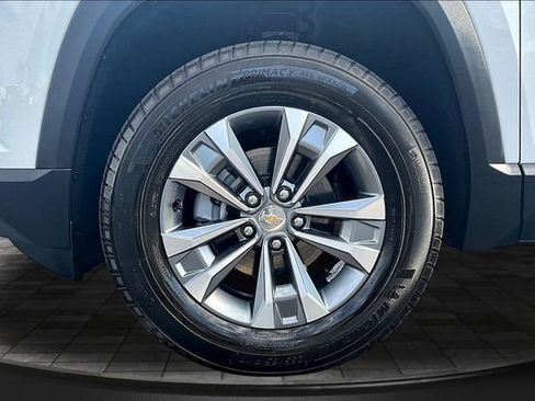 Used 2025 Chevrolet Equinox LT w/ Safety and Technology Package image 32