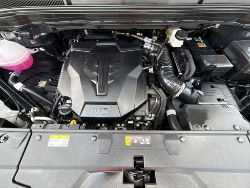 Used 2026 Kia Carnival FWD image 17