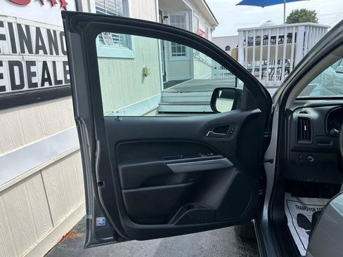 Used 2021 Chevrolet Colorado LT w/ Fleet Safety Package image 8