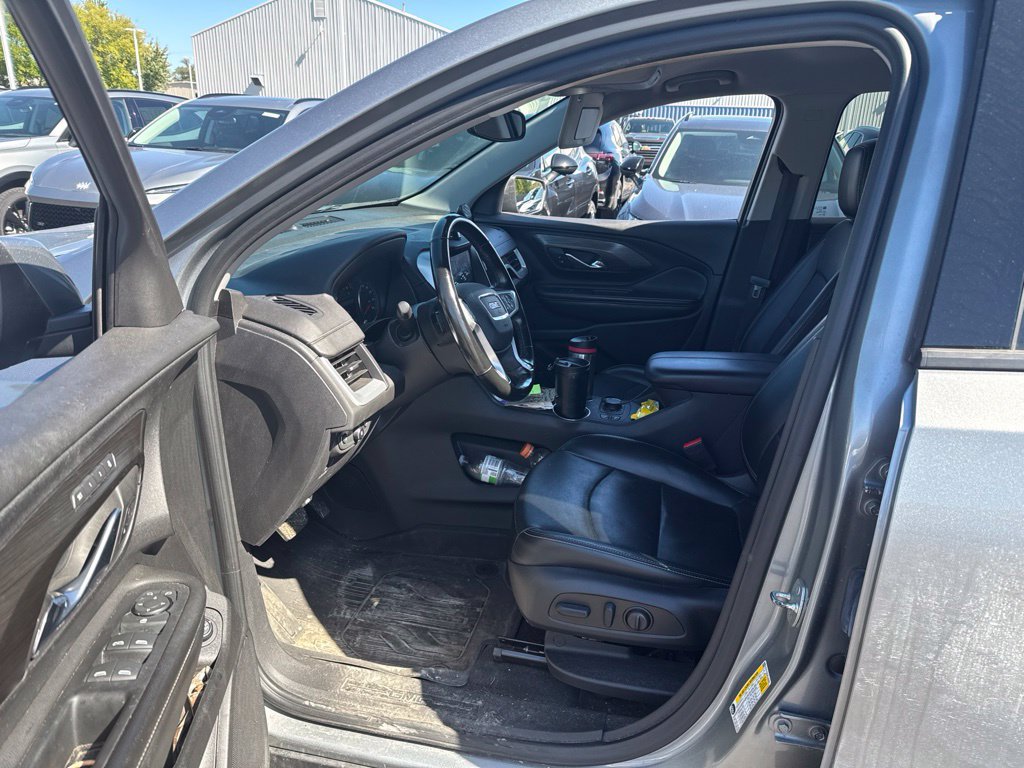 Used 2023 GMC Terrain SLT w/ LPO, Floor Liner Package AWD/4WD image 9