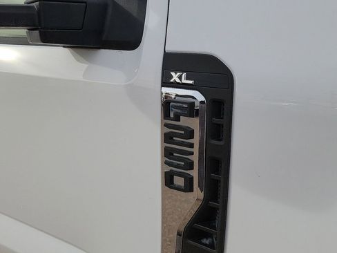Used 2023 Ford F250 XL w/ XL Driver Assist Package AWD/4WD image 13