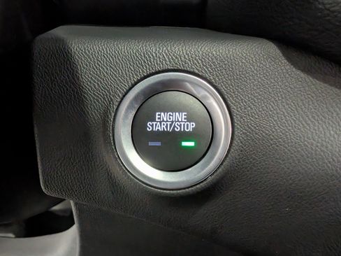 Used 2024 GMC Terrain SLE image 21