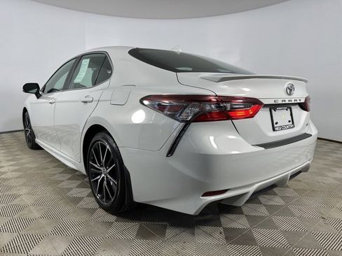 Used 2024 Toyota Camry SE image 5