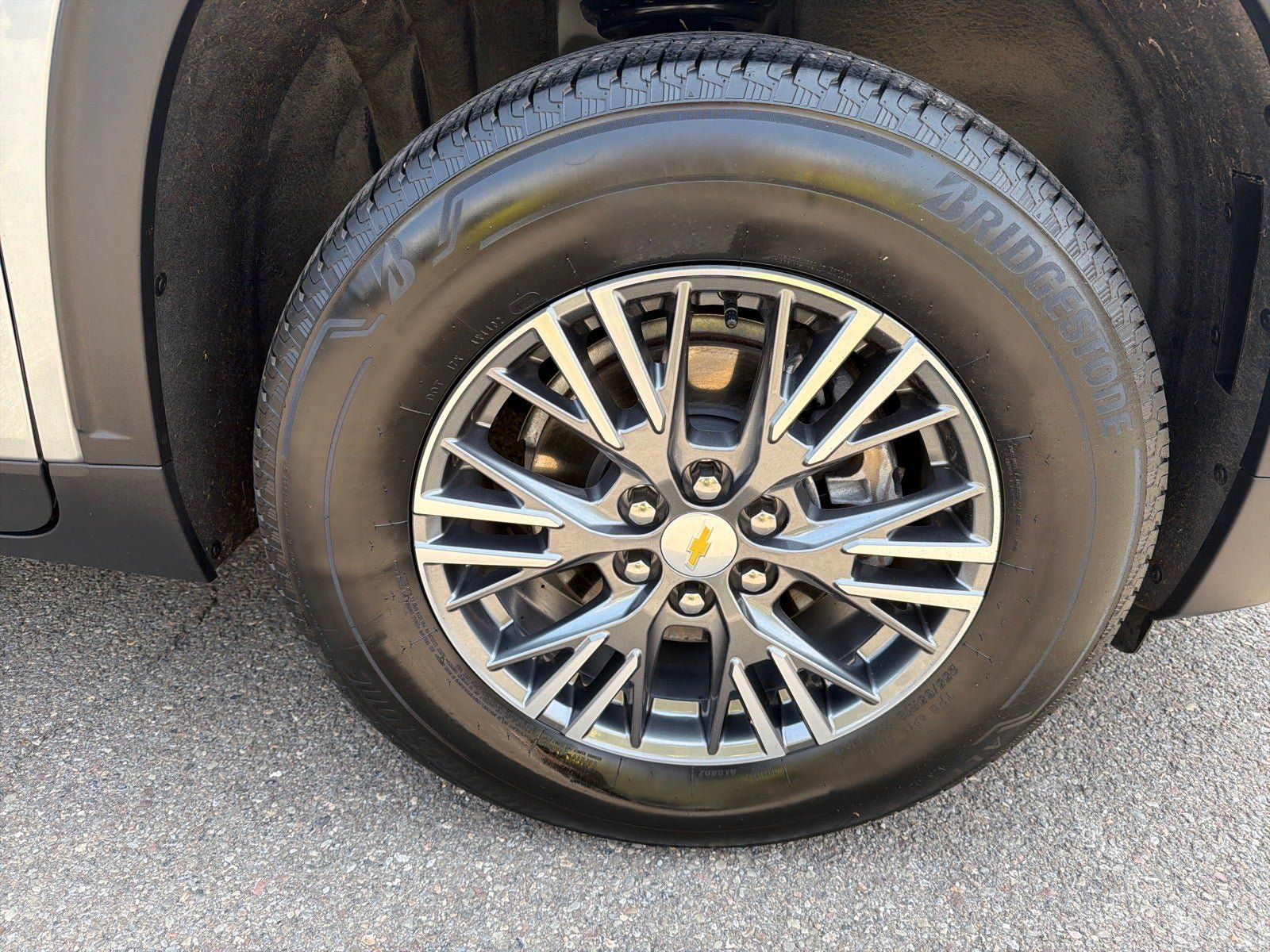 Used 2026 Chevrolet Traverse LT AWD/4WD image 6