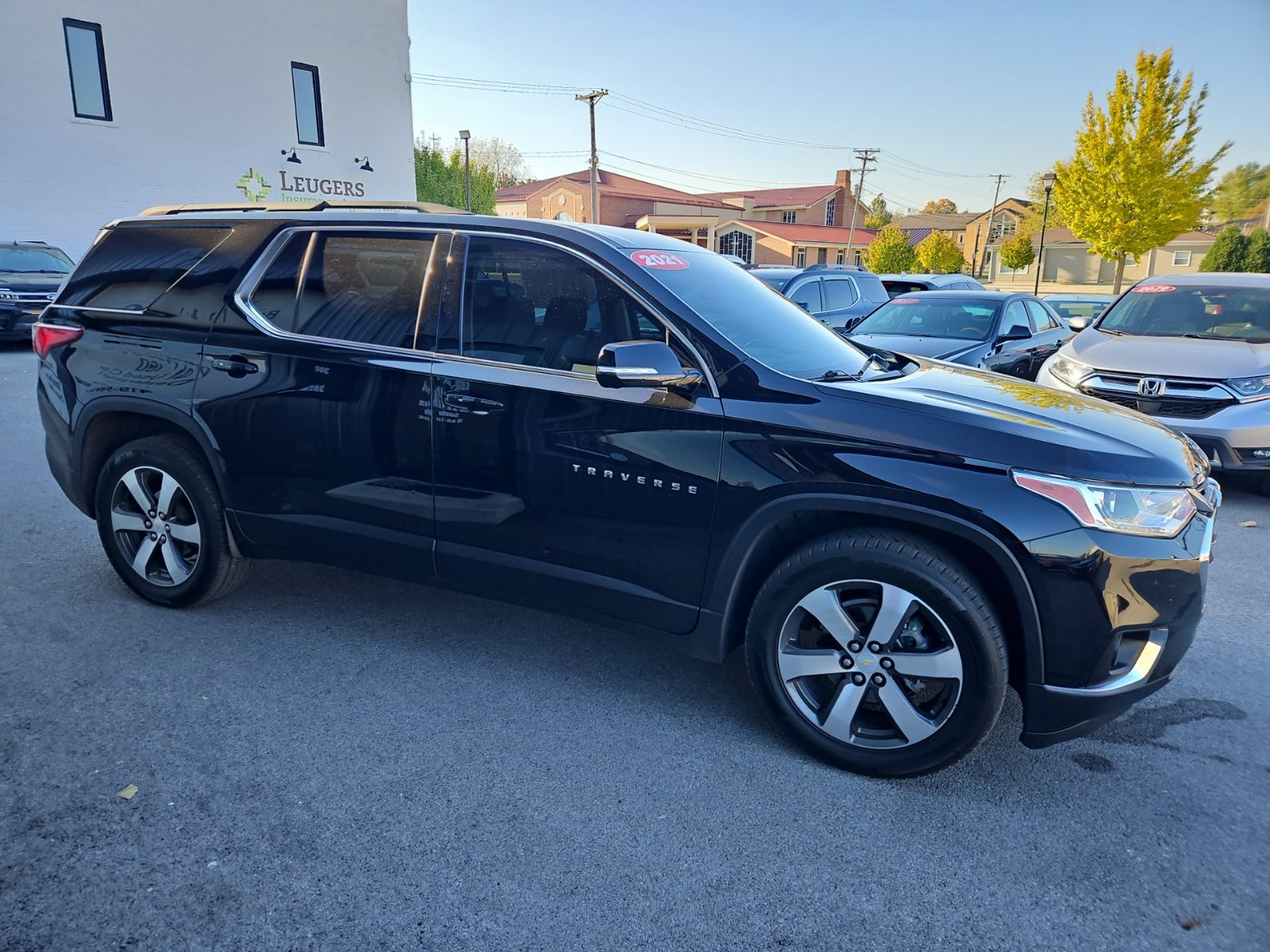 Used 2021 Chevrolet Traverse LT w/ LT Premium Package FWD image 8