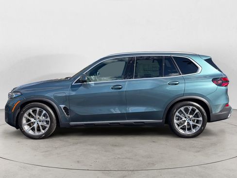New 2026 BMW X5 xDrive50e w/ Premium Package image 4