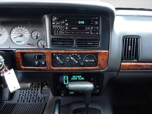 Used 1997 Jeep Grand Cherokee Laredo AWD/4WD image 11