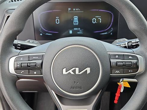 Used 2025 Kia Sportage LX FWD image 15