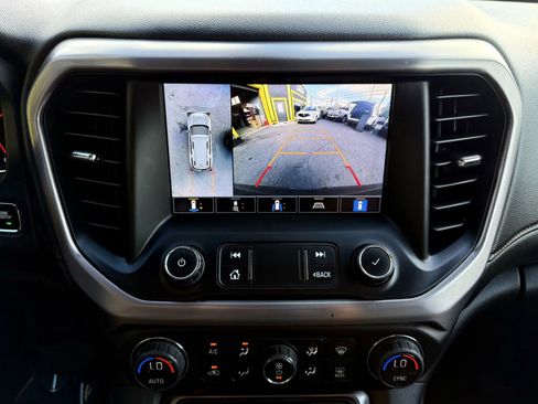 Used 2022 GMC Acadia AT4 w/ Technology Package image 16