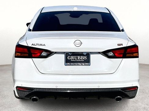 Used 2024 Nissan Altima 2.5 SR w/ SR Premium Package image 6