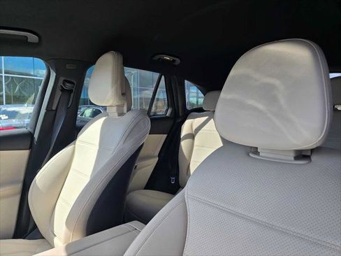 Used 2025 Mercedes-Benz GLC 350e 4MATIC image 23