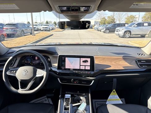 New 2026 Volkswagen Atlas SE image 24