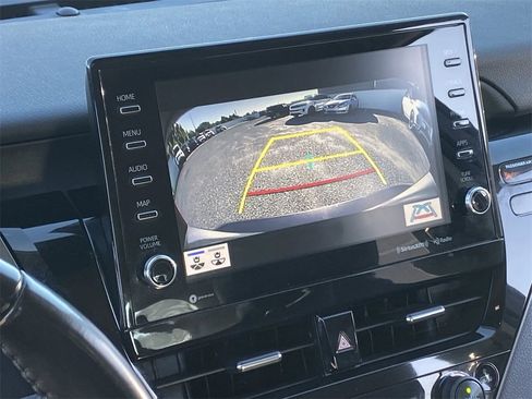 Used 2021 Toyota Camry XLE image 15