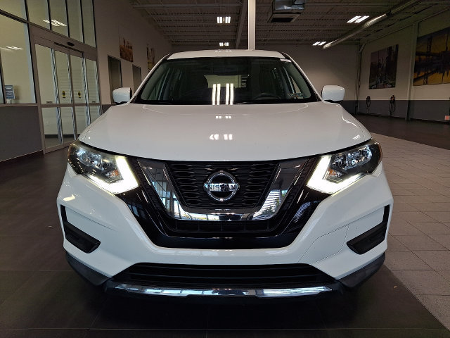 Used 2017 Nissan Rogue S AWD/4WD image 2
