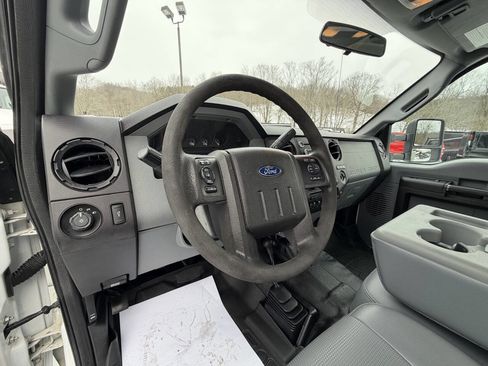 Used 2016 Ford F350 XL w/ Power Equipment Group image 29