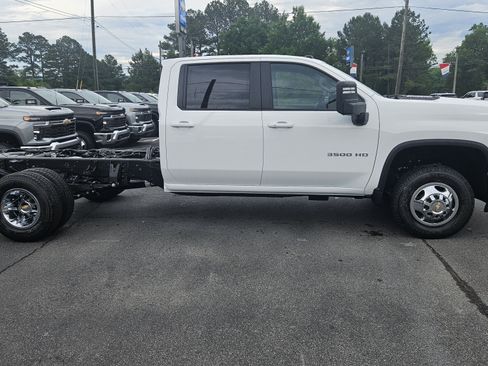New 2026 Chevrolet Silverado 3500 LT AWD/4WD image 5