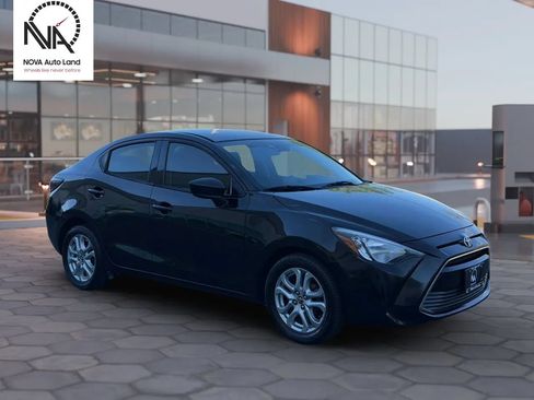 Used 2017 Toyota Yaris iA FWD image 2