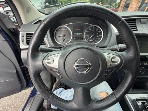 Used 2019 Nissan Sentra SR FWD image 12