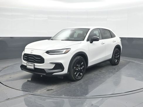 Used 2023 Honda HR-V Sport image 1