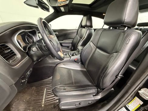 Used 2017 Dodge Charger SXT w/ AWD Plus Group image 6