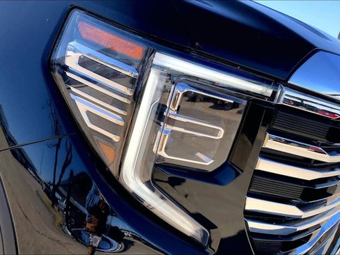 Certified 2023 GMC Sierra 1500 SLT image 26