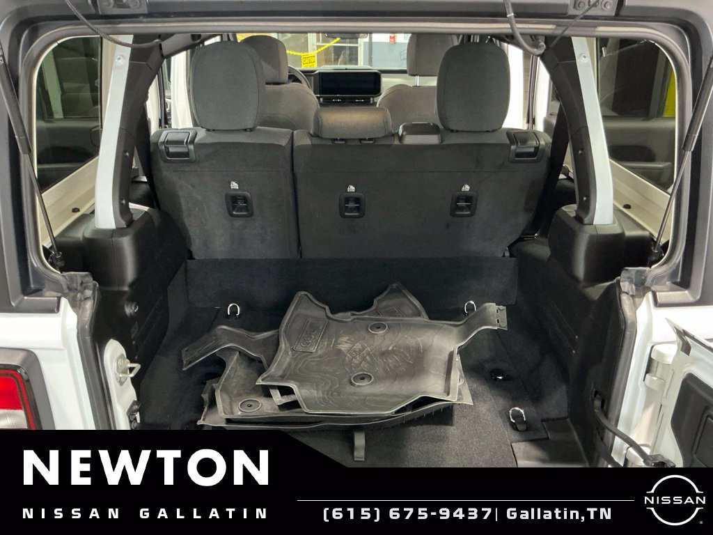 Used 2024 Jeep Wrangler Unlimited w/ Convenience Group AWD/4WD image 20