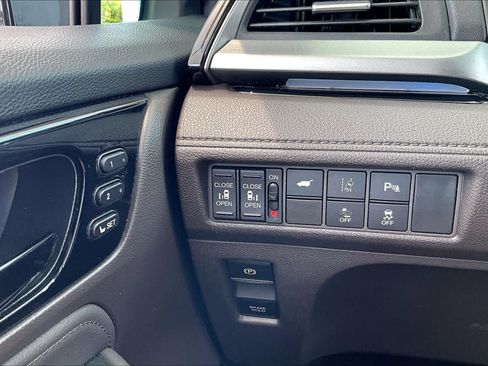 Used 2018 Honda Odyssey Elite image 33