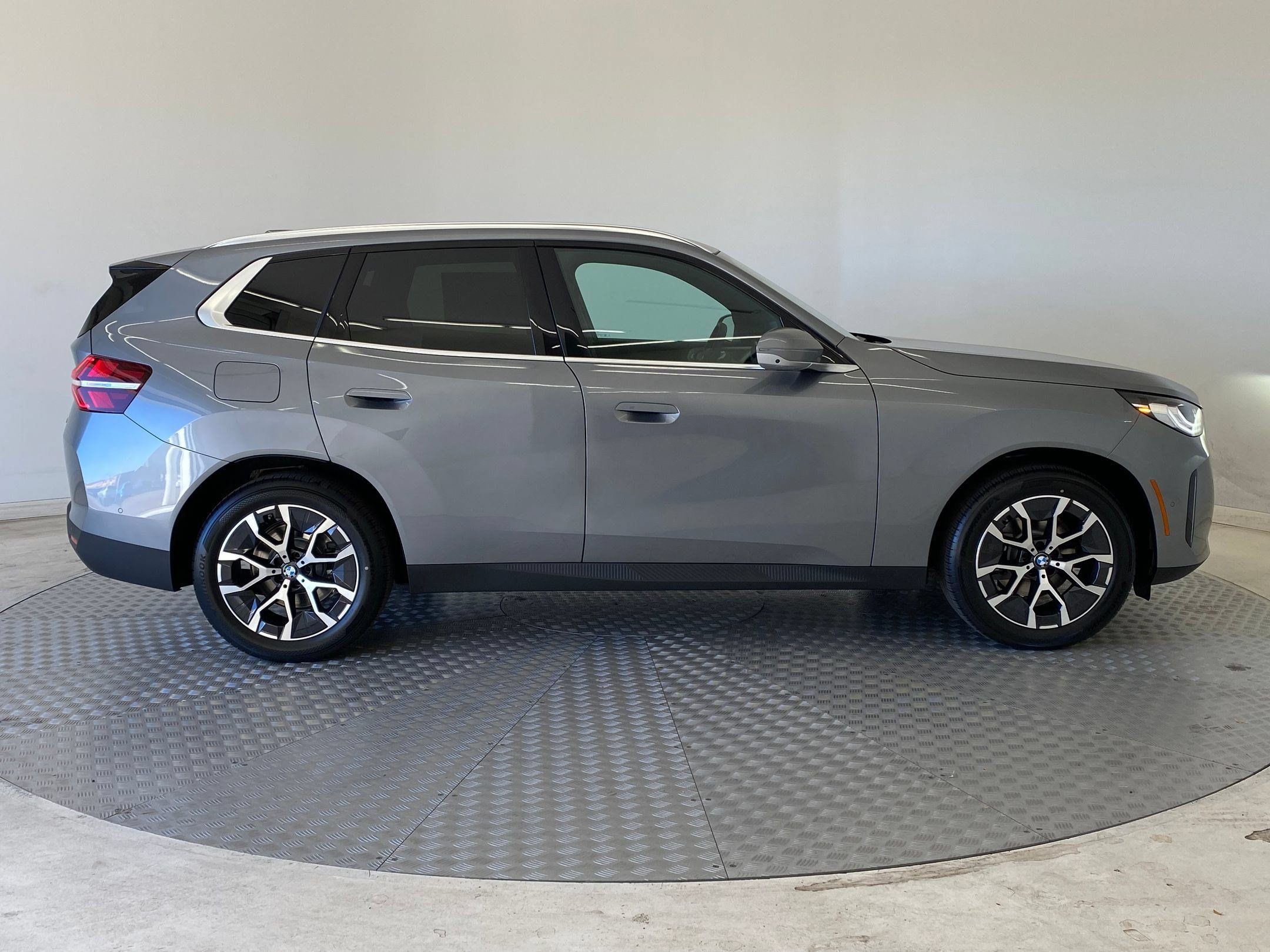 Used 2026 BMW X3 xDrive30i w/ Premium Package AWD/4WD image 7