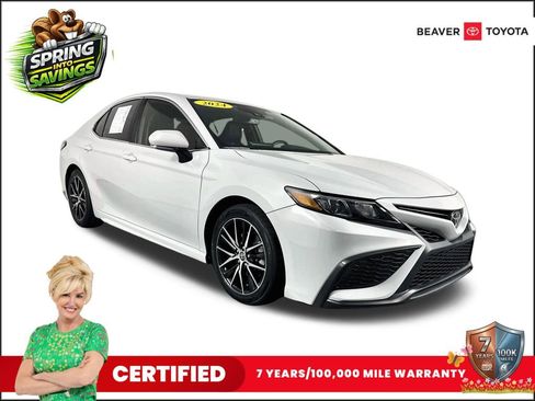 Used 2024 Toyota Camry SE w/ Cold Weather Package FWD image 1