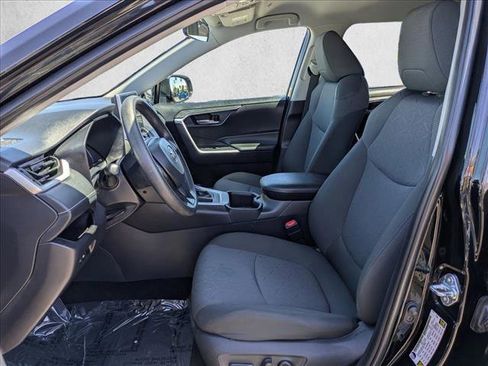 Used 2025 Toyota RAV4 XLE FWD image 15