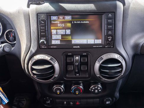 Used 2017 Jeep Wrangler Unlimited Sport w/ Quick Order Package 24S AWD/4WD image 10
