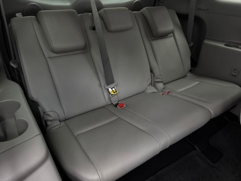 Used 2018 Toyota Highlander Limited FWD image 49