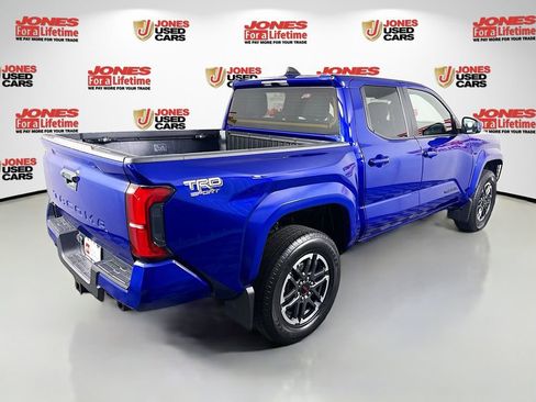 Certified 2025 Toyota Tacoma TRD Sport AWD/4WD image 17