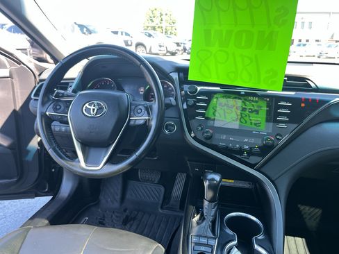 Used 2020 Toyota Camry XSE w/ Navigation Package FWD image 43