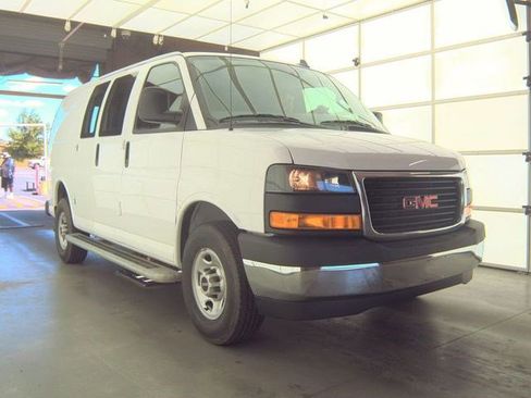 Used 2024 GMC Savana 2500 w/ Driver Convenience Package image 2