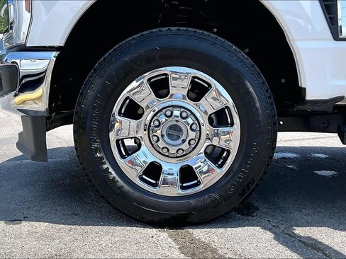 Used 2024 Ford F250 Lariat w/ Chrome Package AWD/4WD image 34