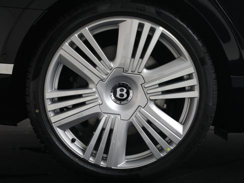 New 2026 Bentley Flying Spur Azure image 16