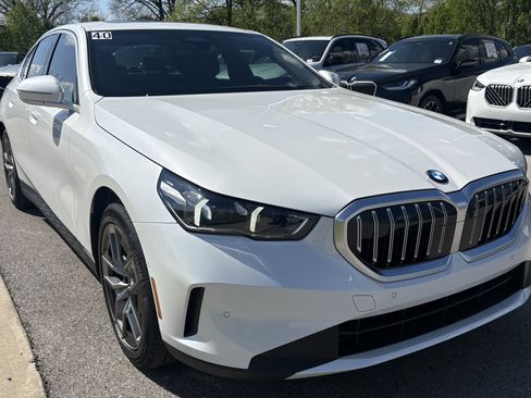 Used 2026 BMW 530i xDrive image 2