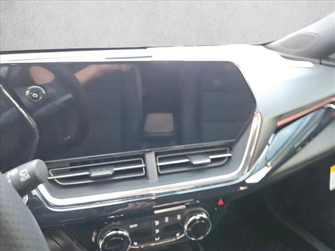 New 2026 Chevrolet Trax RS w/ Sunroof Package image 14