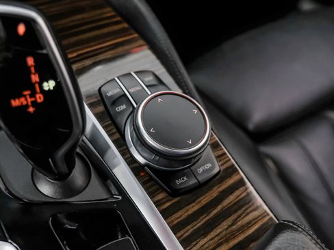 Used 2022 BMW 540i w/ M Sport Package image 27