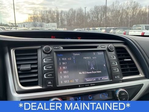 Used 2019 Toyota Highlander Limited image 16