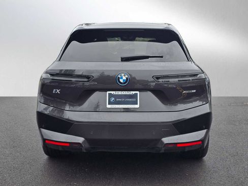 Used 2024 BMW iX xDrive50 w/ Sport Package AWD/4WD image 4